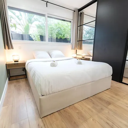 Magnifique Avec Piscine Et Jardin * Nice