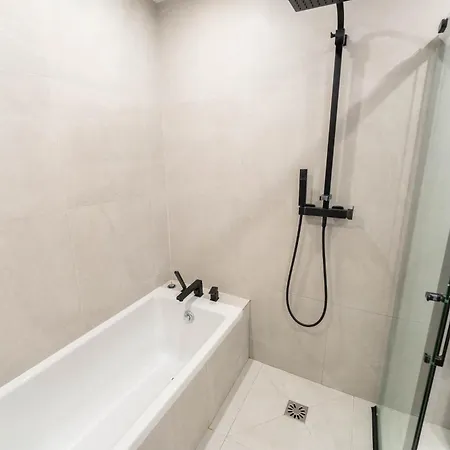 Magnifique Avec Piscine Et Jardin *