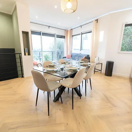 Magnifique Avec Piscine Et Jardin *