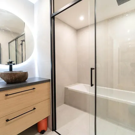 Magnifique Avec Piscine Et Jardin * Nice