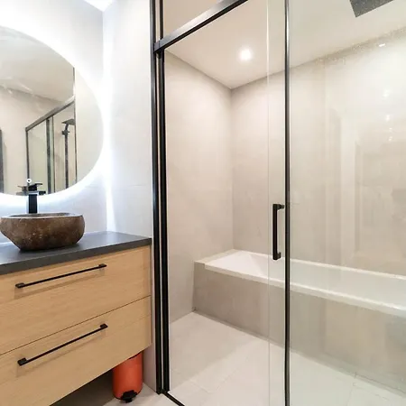 Daire Magnifique Avec Piscine Et Jardin